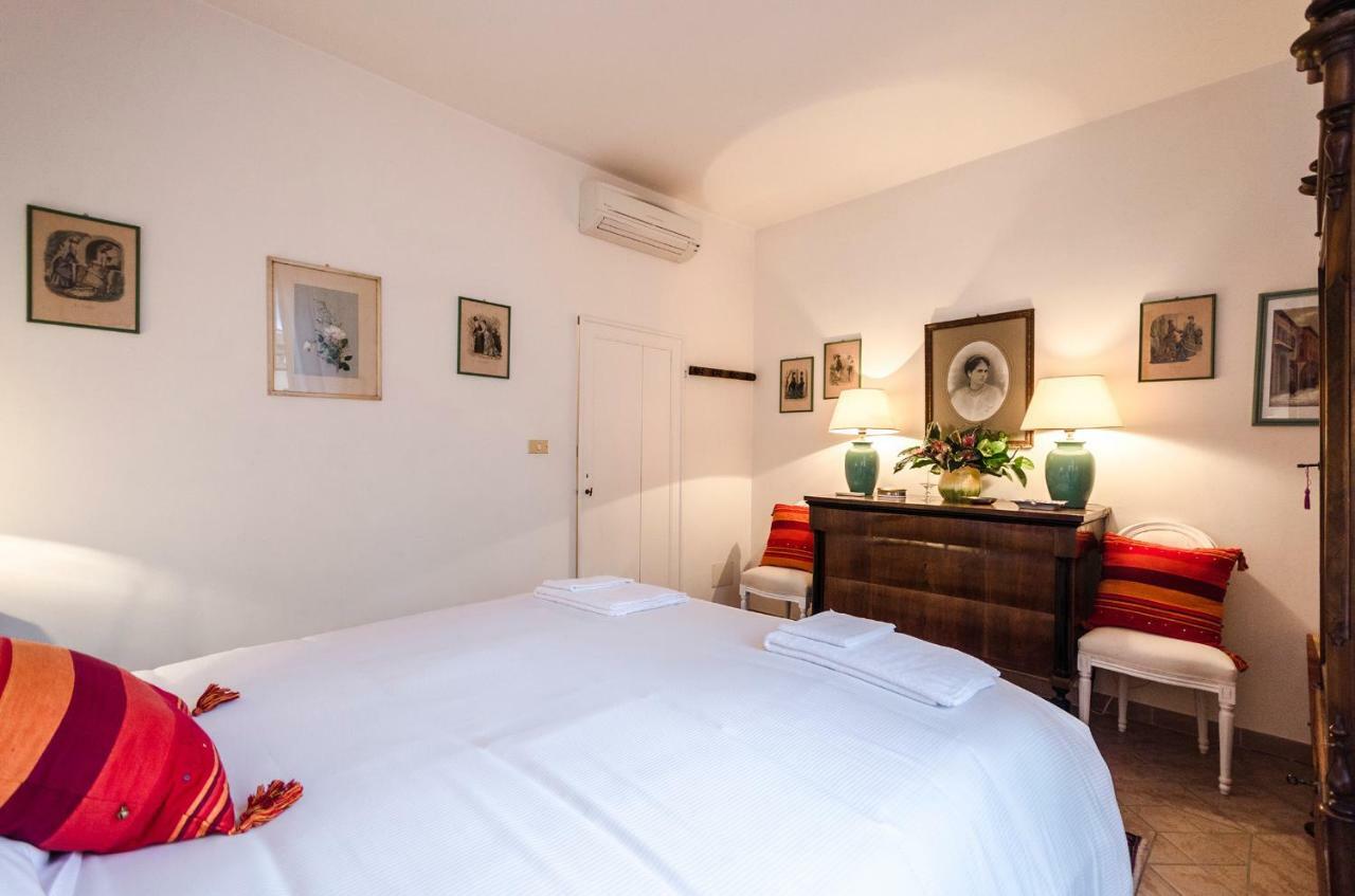 Lupari Apartment, Palazzo Storico Sotto Le Due Torri Болоня Екстериор снимка