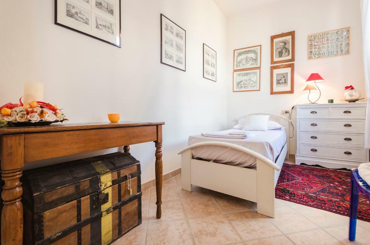 Lupari Apartment, Palazzo Storico Sotto Le Due Torri Болоня Екстериор снимка