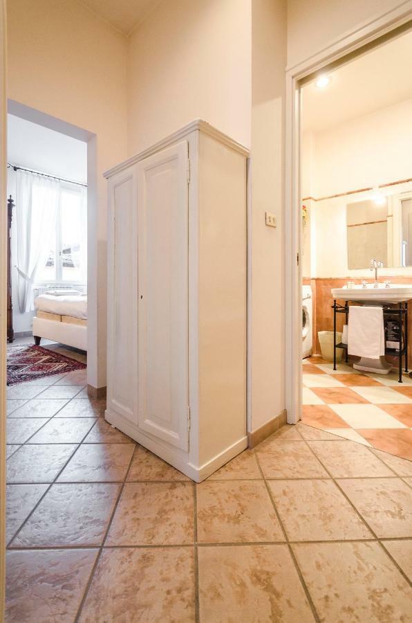 Lupari Apartment, Palazzo Storico Sotto Le Due Torri Болоня Екстериор снимка