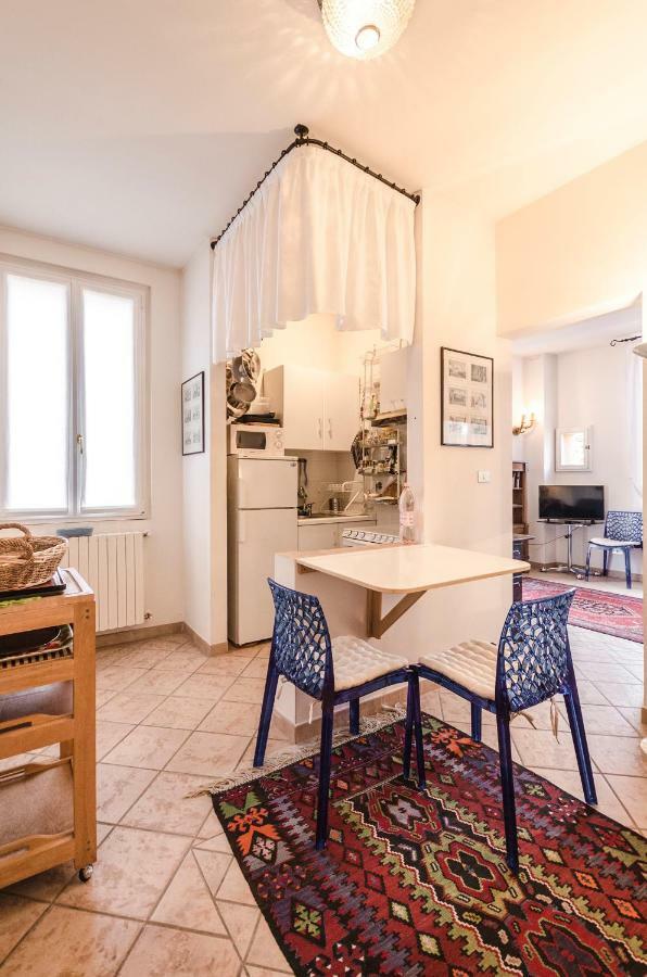 Lupari Apartment, Palazzo Storico Sotto Le Due Torri Болоня Екстериор снимка