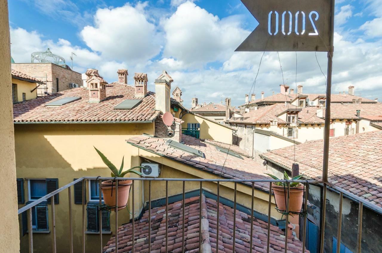 Lupari Apartment, Palazzo Storico Sotto Le Due Torri Болоня Екстериор снимка
